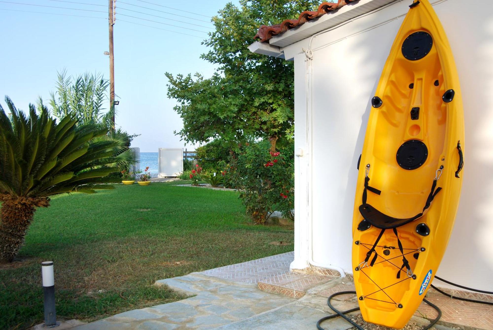 Villa Акрата Екстериор снимка