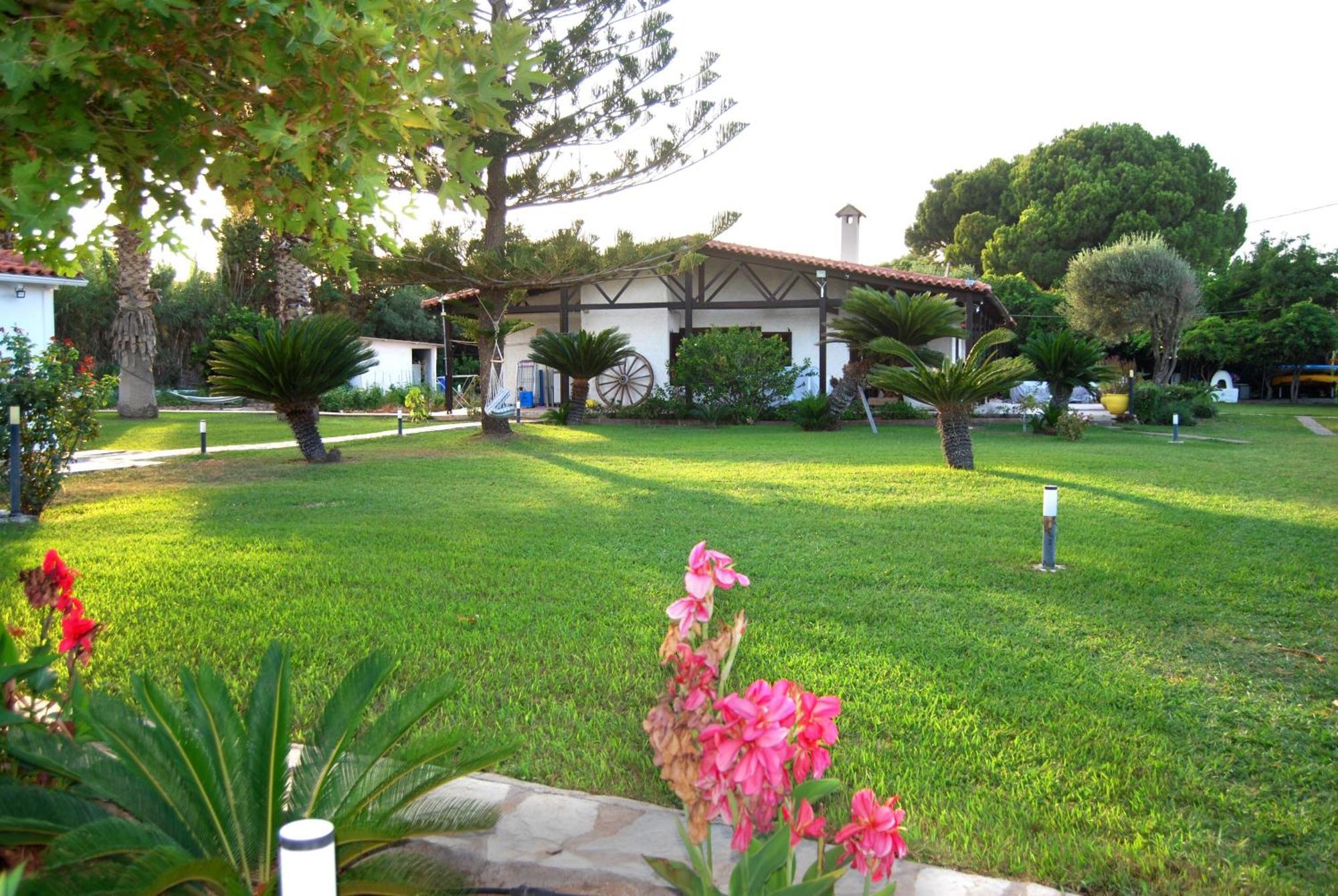 Villa Акрата Екстериор снимка