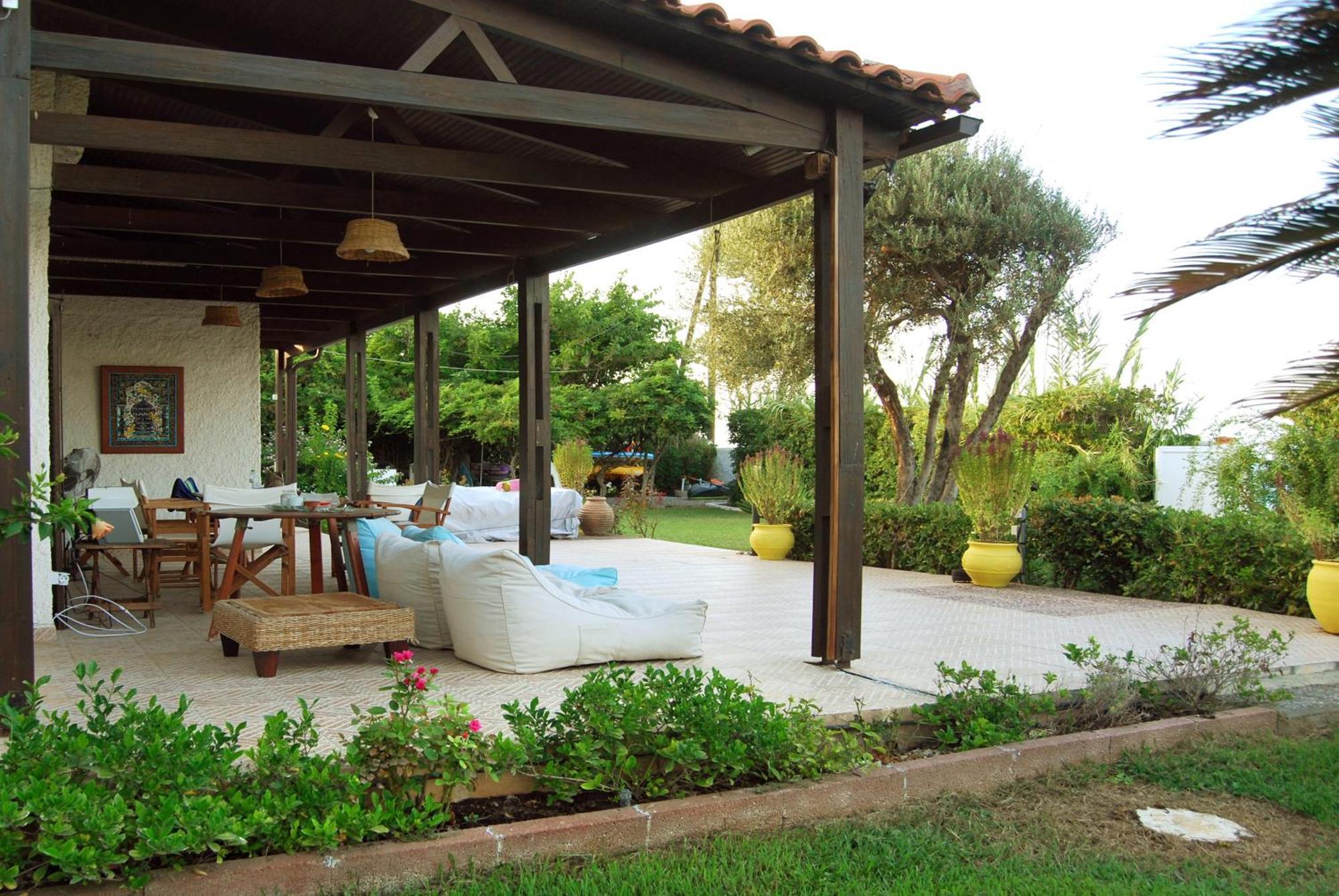 Villa Акрата Екстериор снимка